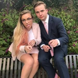 Meet your Posher, Crystal